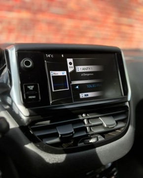 Peugeot 208 I Hatchback 3d 1.2 VTI 82KM 2013 Peugeot 208 Czujniki Parkowania Climatronic Alu Gwarancja w cenie Warszaw, zdjęcie 18