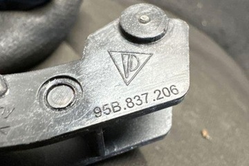 KLIKA LEVÝCH BOČNÍCH DVEŘE PORSCHE MACAN (95B) 95B837206 3.0L DIESEL