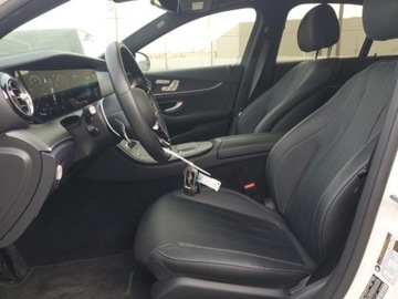 Mercedes Klasa E W213 2022 Mercedes-Benz Klasa E 350 2022 2.0l 2.0 Benzyna 255KM, zdjęcie 7