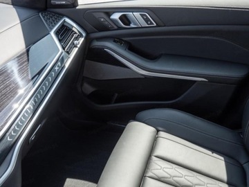 BMW X7 SUV Facelifting 3.0 40d 352KM 2025 BMW X7 xDrive40d Sport Suv 3.0 (352KM) 2025, zdjęcie 10