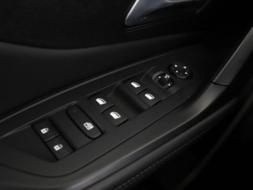 Peugeot 308 III Hatchback Plug-In 1.6 Hybrid 180KM 2023 Peugeot 308 PHEV Allure Pack navi kamera180 LED, zdjęcie 38