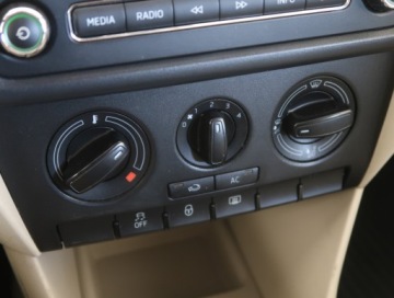 Skoda Rapid II Spaceback 1.2 TSI 85KM 2013 Skoda Rapid 1.2 TSI, Salon Polska, Serwis ASO, zdjęcie 11