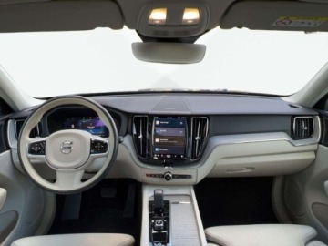 Volvo XC60 II 2022 Volvo XC 60 Plus Dark B5 AWD (250 14 KM) AUT ACC Blis CTA Harman Kamera F, zdjęcie 15
