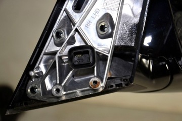 BMW 2 F45 ZRCÁTKO LEVÉ PRAVÉ FOTOCHROM BARVA C09