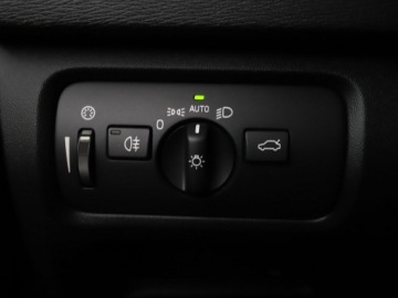 Volvo V40 II 2019 Volvo V40 2.0 T2 Momentum Nawigacja Tempomat, zdjęcie 30