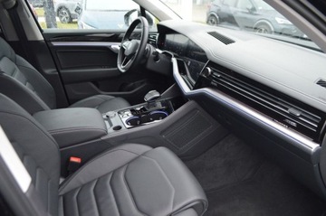 Volkswagen Touareg III SUV 3.0 V6 SCR TDI 286KM 2023 Volkswagen Touareg 3.0 V6 TDI SCR 4Mot ,Salon PL,Serwis ASO,Bezwypadkowy,, zdjęcie 21