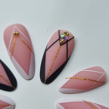 НАКЛЕЙКИ ДЛЯ ИСКУССТВЕННЫХ НОГТЕЙ САМОКЛЕЯЩИЕСЯ УЗОРЫ 24 ШТ.