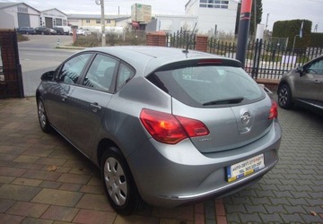 Opel Astra J Hatchback 5d Facelifting 1.6 Twinport ECOTEC 115KM 2014 Opel Astra Opel Astra J Salon PL - seriws 1.6 Benzyna 116KM, zdjęcie 8