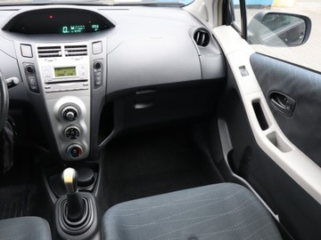 Toyota Yaris II Hatchback 5d 1.0 VVT-i 69KM 2008 Toyota Yaris 1.0 VVT-i, Klima, zdjęcie 7