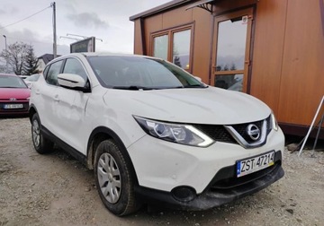 Nissan Qashqai II Crossover 1.2 DIG-T 115KM 2015 Nissan Qashqai 2015r, Salonowy, 1.2 Benzyna. Uszkodzony. Poobijany. Jezdzi.