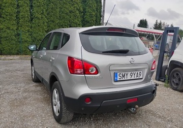Nissan Qashqai I Crossover 1.6 115KM 2007 Nissan Qashqai 2007r, 1.6 Benzyna. Lekko uszkodzony prawy tyl. Jezdzi., zdjęcie 2
