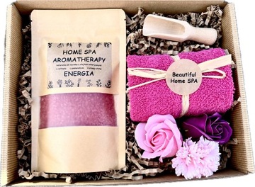 Отличный подарочный набор косметики, соли для ванн, мыло, цветы для мамы