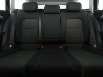 Volkswagen Passat B8 Variant 2.0 TDI BlueMotion SCR 150KM 2019 Volkswagen Passat lift LED navi klima auto, zdjęcie 17