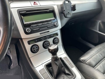 Volkswagen Passat B6 Variant 2.0 TDI-CR DPF 140KM 2009 Volkswagen Passat 2.0 TDI DPF Comfortline 140KM 2009r, zdjęcie 19