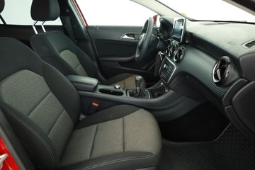 Mercedes GLA I Off-roader 1.6 180 122KM 2016 Mercedes GLA GLA 180, Salon Polska, Xenon, zdjęcie 6