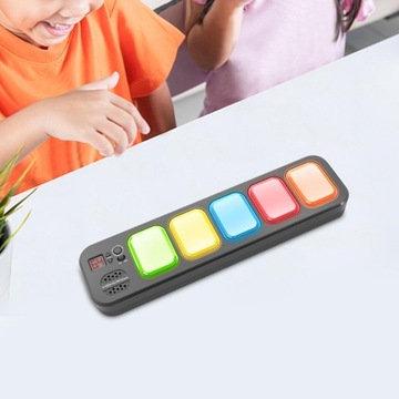 Веселая электронная игра на память. Подарки для девочек с огоньками и прямоугольной формой.