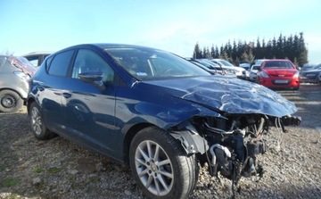 Seat Leon III SC 1.6 TDI 110KM 2015 Seat Leon 2015r, 1.6 TDI. Uszkodzony przod. 1.6 Diesel 110KM, zdjęcie 11