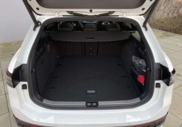 Volkswagen Passat B9 2024 Volkswagen Passat Variant 2.0TSI 265KM R-Line 4Motion Salon PL Panorama Ma, zdjęcie 7