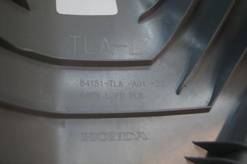 Honda CR V 2020 накладка на переднюю левую стойку