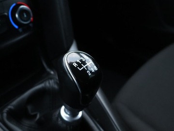 Ford Focus III Kombi Facelifting 1.0 EcoBoost 125KM 2015 Ford Focus 1.0 EcoBoost, Navi, Klima, Tempomat, zdjęcie 15