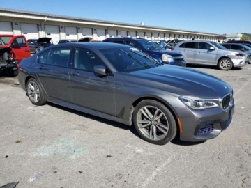 BMW Seria 7 G11-G12 2016 BMW Seria 7 750xi 2016 4.4l 4.4 Benzyna 445KM, zdjęcie 4