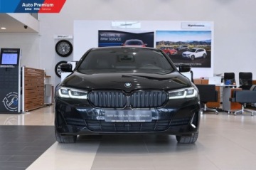 BMW Seria 5 G30-G31 Limuzyna Facelifting 2.0 530i 252KM 2022 BMW Seria 5 530i xDriveAdaptacyjne Reflektory LEDFotele Sportowe 2.0, zdjęcie 2