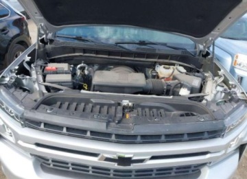 Chevrolet Silverado II 2021 Chevrolet Silverado 2021, 5.3L, 4x4, RST, po gradobiciu 5.3 Benzyna 355KM, zdjęcie 13