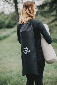 Czarna torba na matę do jogi z haftem – 85 cm