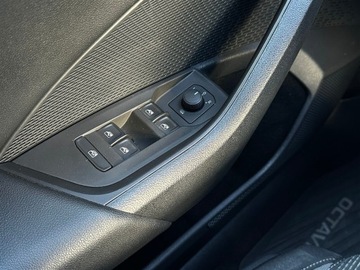 Skoda Octavia IV Liftback 1.5 TSI EVO 150KM 2021 Skoda Octavia 1.5TSI 150KM Ambition l Reflektory L, zdjęcie 15