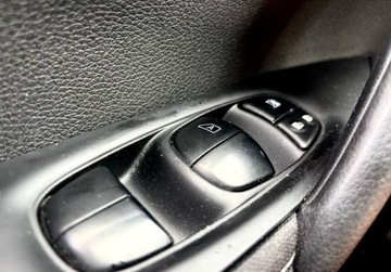 Nissan Qashqai II Crossover 1.2 DIG-T 115KM 2017 Nissan Qashqai 1.2 cm benzyna Stan bdb 1.2 Benzyna 116KM, zdjęcie 17