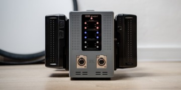 Четырехканальное зарядное устройство Newell BP-4CHT с V-образным креплением