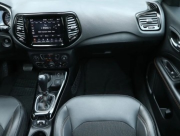 Jeep Compass II SUV 1.4 Multiair 170KM 2019 Jeep Compass 1.4 MultiAir, Salon Polska, zdjęcie 7