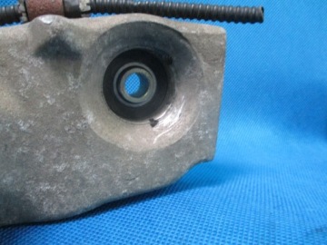 ПОЛКА ЗАДНЯЯ НИЖНЯЯ ПОВОРОТНАЯ РЫЧАГ КРЕПЛЕНИЕ PIAGGIO MP3 400