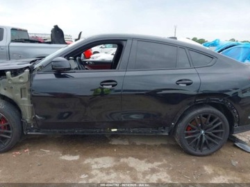 BMW X6 G06 2022 BMW X6 xDrive40i 2022 3.0l 3.0 Benzyna 335KM, zdjęcie 2