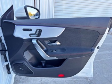 Mercedes CLA C118/X118 2024 Mercedes-Benz CLA AMG CLA 35 4MATIC 2024r. 2.0 Benzyna 302KM, zdjęcie 12