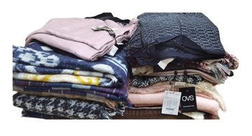 КАРТОННЫЙ НАБОР С ШАРФОМ ОТ ОВС, КАТ. И НОВЫЕ С ЭТИКЕТКАМИ, 50 ШТ.