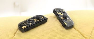 ВЫСОКОКАЧЕСТВЕННЫЙ КОНТРОЛЛЕР JOY CON ДЛЯ SWITCH/LITE/OLED+2 НАПРАВЛЯЮЩИХ СО СТАЛЬНЫМ СЕРДЦЕМ