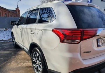Mitsubishi Outlander III 2018 Mitsubishi Outlander Intense PLUS Kamera GetHelp 2.3 Diesel 150KM, zdjęcie 6