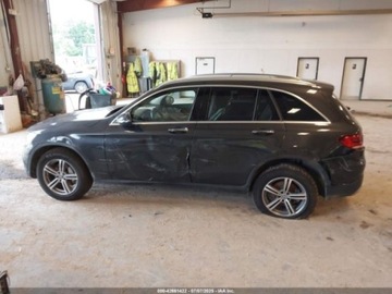 Mercedes GLC C253 2021 Mercedes-Benz GLC 300 4Matic Suv 2021 2.0l 2.0 Benzyna 255KM, zdjęcie 2