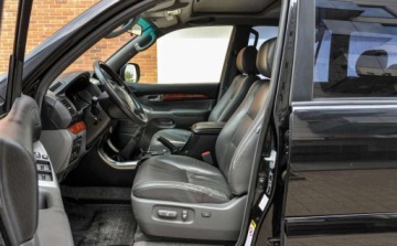 Toyota Land Cruiser IV 3.0 D-4D 173KM 2007 Toyota Land Cruiser 3,0D-4D Bezwypadkowy Salon PL 3.0 Diesel 173KM, zdjęcie 6