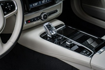 Volvo V90 II Plug-In Facelifting 2.0 T8 Plug-In Hybrid 455KM 2025 Volvo V90 Ultra Dark T8 AWD Plug-in hybrid (310 +, zdjęcie 15