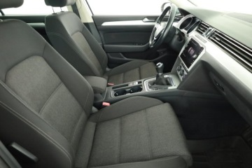Volkswagen Passat B8 Variant 2.0 TDI BlueMotion SCR 150KM 2019 VW Passat 2.0 TDI, Salon Polska, Navi, Klima, zdjęcie 6