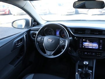 Toyota Auris II Touring Sports Facelifting 1.6 D-4D 112KM 2016 Toyota Auris 1.6 D-4D, Navi, Klima, Klimatronic, zdjęcie 6