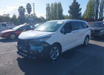 Toyota Sienna III 2023 Toyota Sienna 2023, 2.5L, 4x4, XSE, od ubezpieczalni, zdjęcie 5