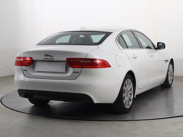 Jaguar XE Sedan 2.0 i4 180KM 2016 Jaguar XE 20d, Salon Polska, Serwis ASO, 177 KM, zdjęcie 4