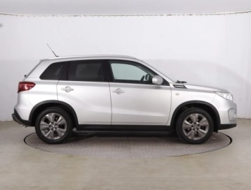 Suzuki Vitara III SUV Facelifting 1.4 BoosterJet 140KM 2019 Suzuki Vitara 1.4 BoosterJet, Salon Polska, zdjęcie 5