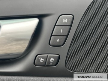 Volvo V60 II  Cross Country Facelifting 2.0 B4 197KM 2023 Volvo V60 Cross Country FV23% Plus B4D AWD LED Tem, zdjęcie 29