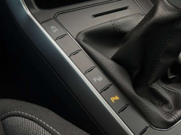 Volkswagen Polo VI Hatchback 5d Facelifting 1.0 MPI 80KM 2022 Volkswagen Polo 1.0MPI 80KM Life SerwisASO Led Virtual App-Connect Clima F, zdjęcie 24