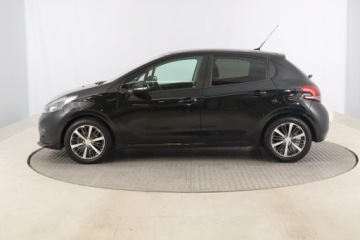 Peugeot 208 I Hatchback 5d Facelifting 1.2 PureTech 82KM 2017 Peugeot 208 1.2 PureTech, Klima, Klimatronic, zdjęcie 2