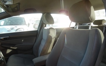 Honda Civic VIII Sedan 1.8 i-VTEC 140KM 2006 Honda Civic 2006r, 1.8 Benzyna, Delikatnie uszkodzony przod i tyl. Jezdzi., zdjęcie 7